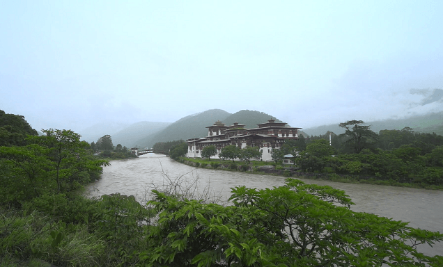 Chen Han Punakha Dzong Mist