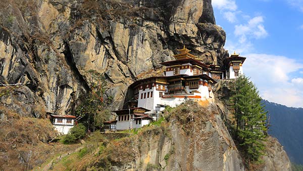 How To Plan A Trip To Bhutan: 8 Easy Bhutan Travel Tips!