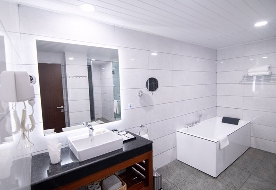 BPRS Suite Bathroom