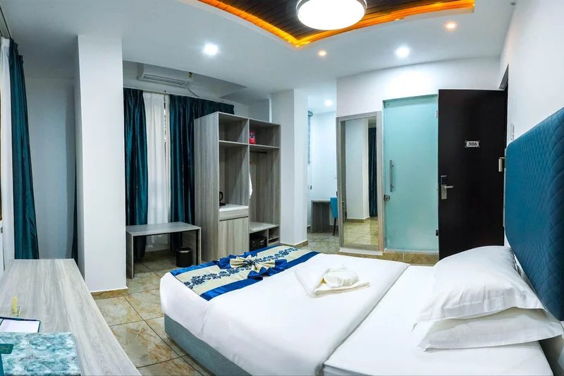 Deyngyam Boutique