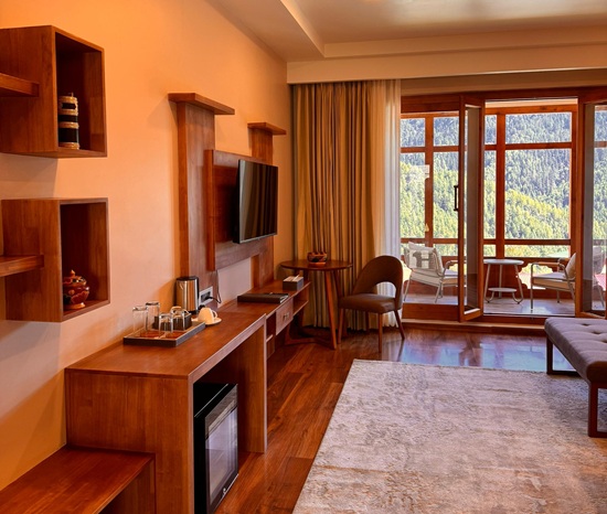 Mani Ratna Resort Suite Room